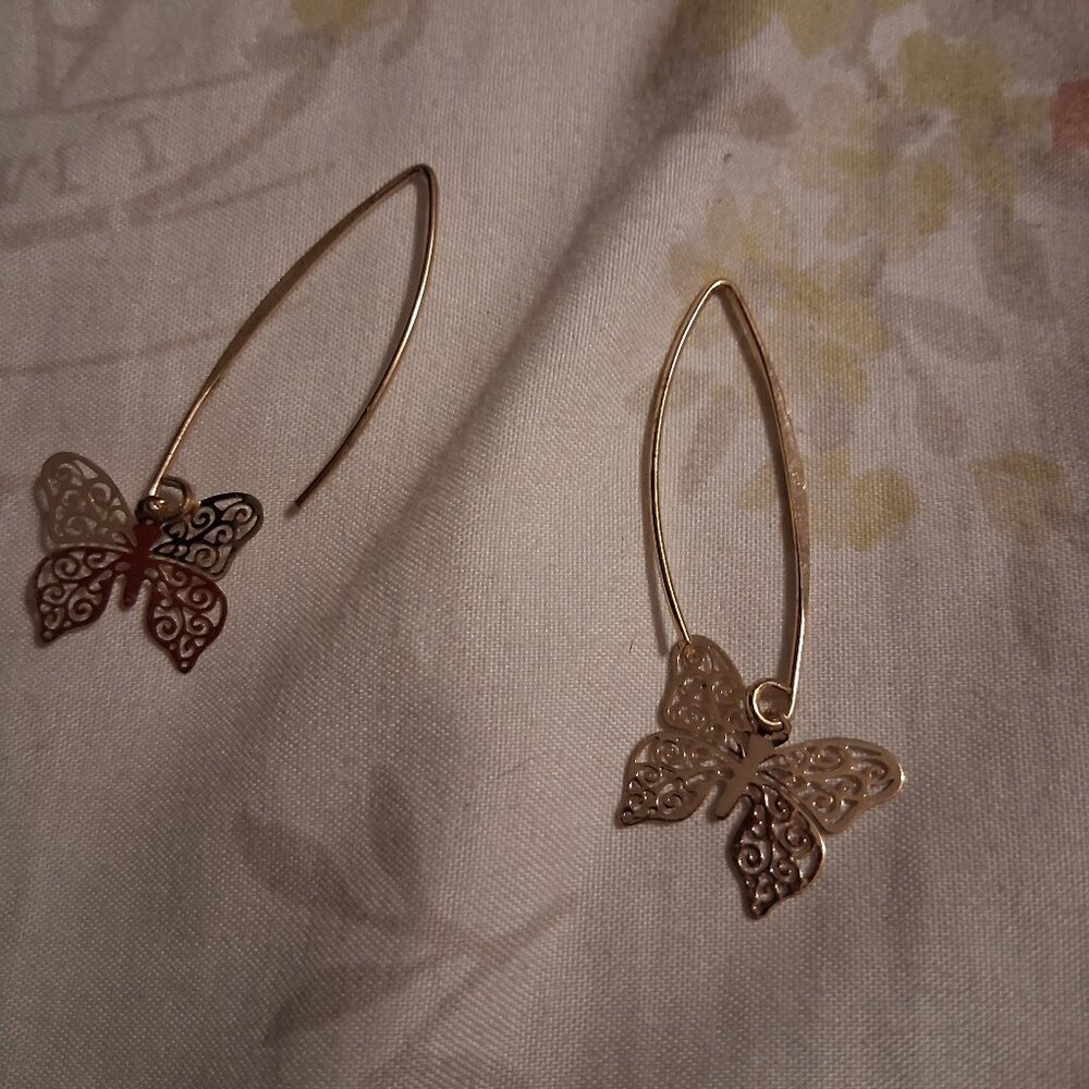 CHARMMING BUTTERFLY EARRINGSfinal price no more discounts cant afford  anymore d